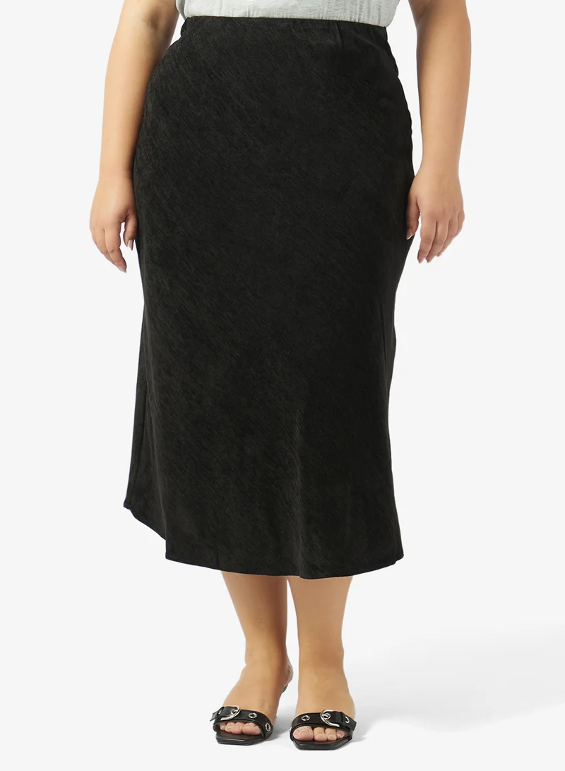 ايلا بلس تنورة مقاس كبير بتصميم