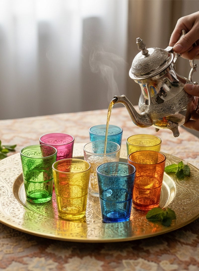كويزين أرت طقم شاي مغربي أصلي من كويزين آرت - طقم تقديم تقليدي مكون من 8 قطع: إبريق شاي فضي منقوش يدوياً (800 مل)، 6 أكواب زجاجية مزينة بالذهب، وصينية تقديم مطابقة (32 سم) - مثالي لمجالس رمضان، العيد وديكور المنزل الفاخر - Image 2