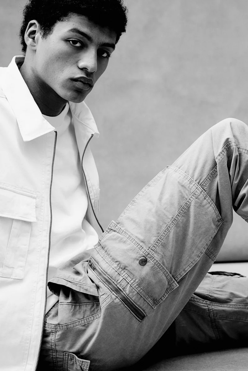 اتش اند ام بنطلون كارغو تويل بقصّة عادية