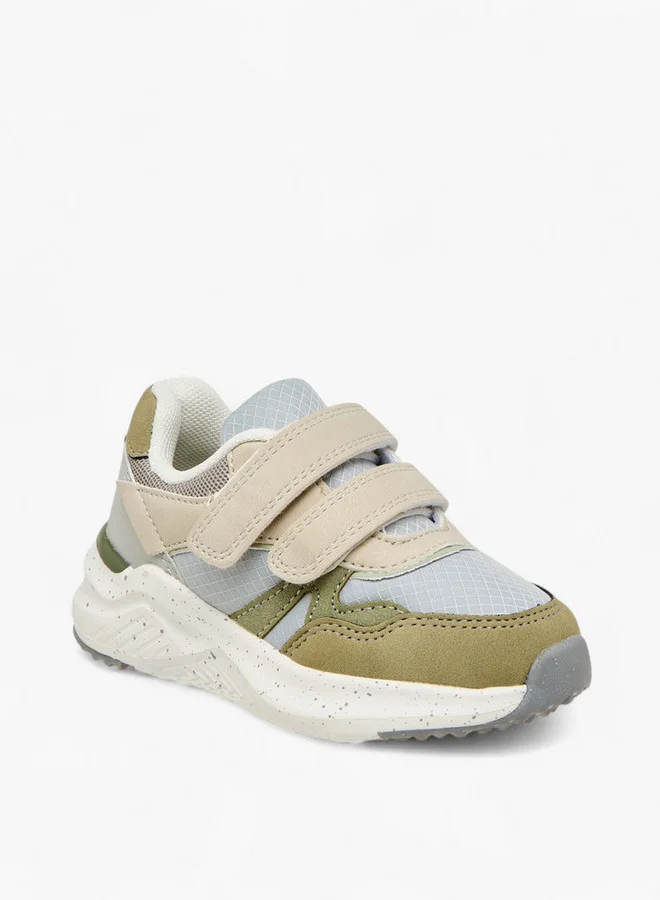 جونيورز Boys Panelled Sneakers with Hook and Loop Closure