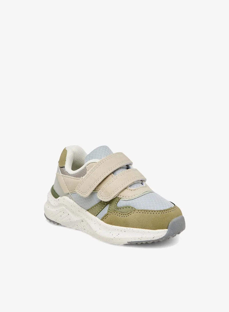 JUNIORS Boys Panelled Sneakers with Hook and Loop Closure