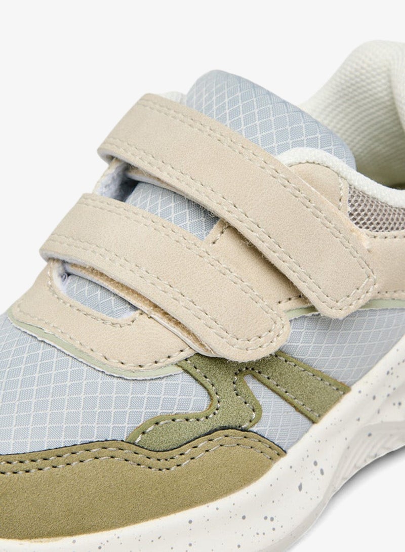 جونيورز سنيكرز أولاد بنعل خارجي بنقوش مع إغلاق بشريط لاصق - Image 4