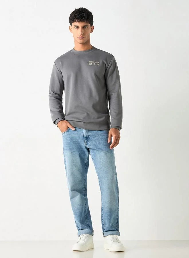 لي كوبر سويت شيرت بياقة ضيّقة وأكمام طويلة وطبعات من لي كوبر