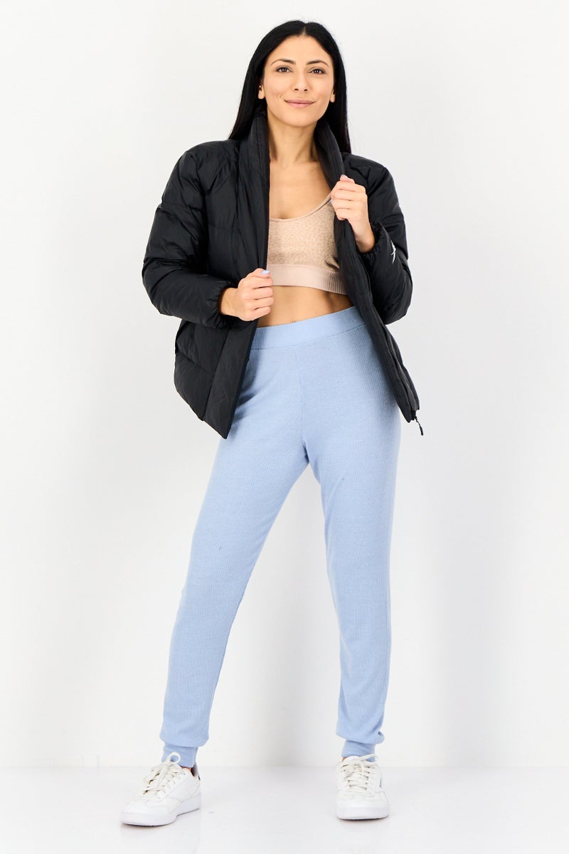 Reebok جاكيت رياضي نسائي مناسب في الهواء الطلق، أسود - Image 4