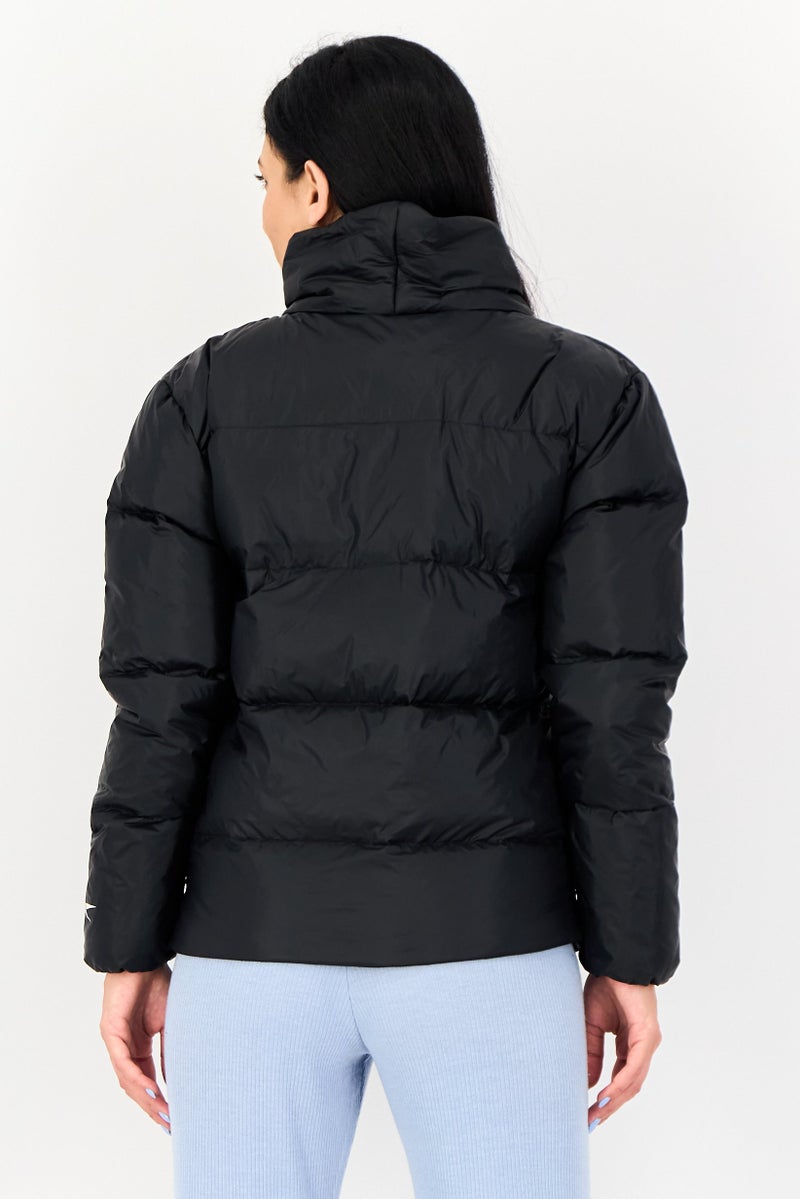 Reebok جاكيت رياضي نسائي مناسب في الهواء الطلق، أسود - Image 2