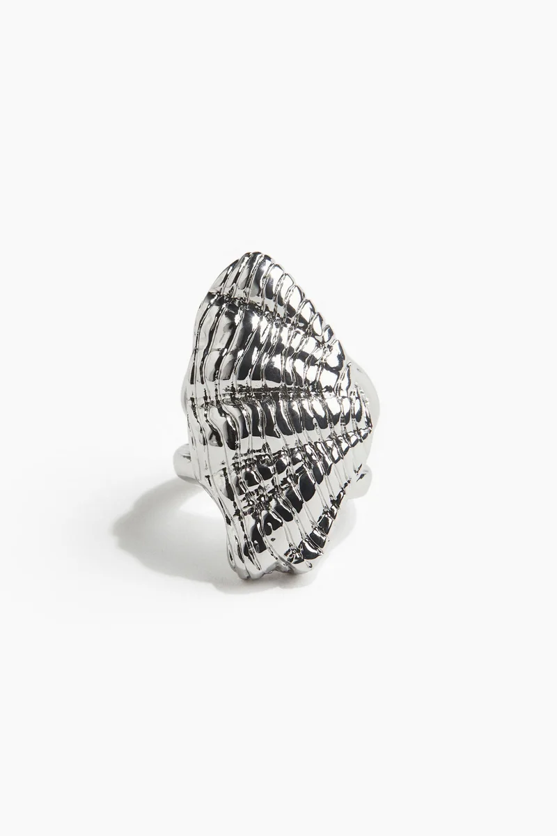 اتش اند ام خاتم على شكل صدفة البحر