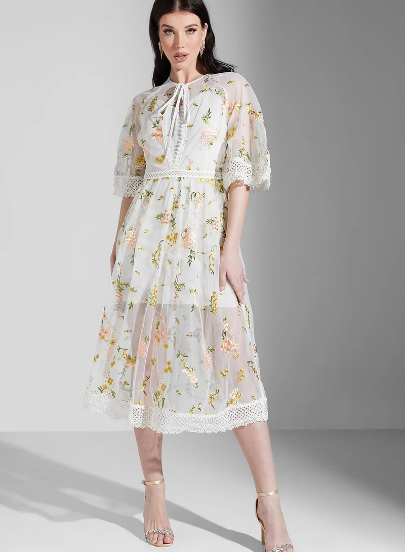 True Decadence Embroidery Lace Trim Angel Sleeves Midi Dress