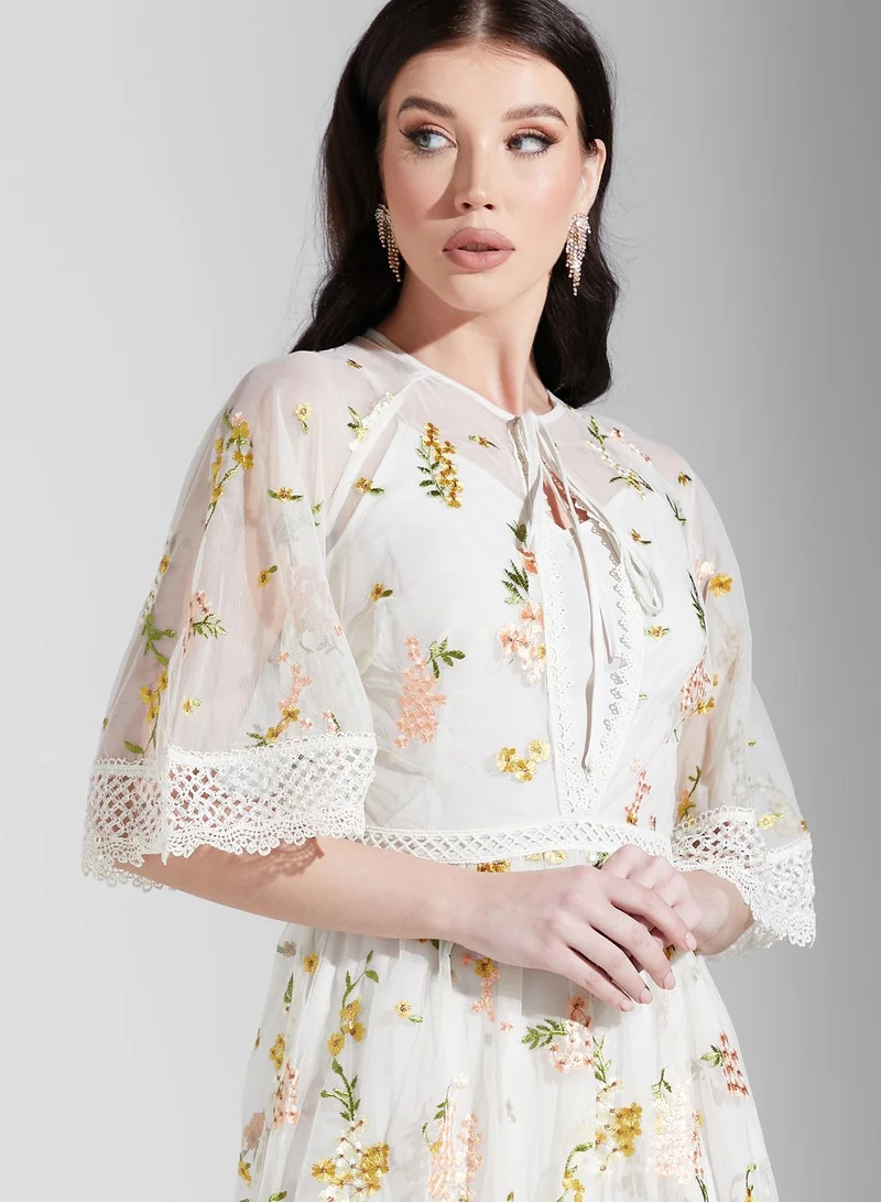 True Decadence Embroidery Lace Trim Angel Sleeves Midi Dress