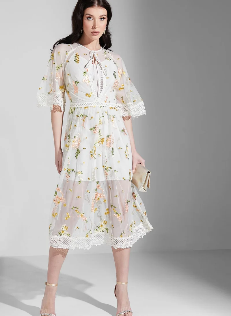 True Decadence Embroidery Lace Trim Angel Sleeves Midi Dress