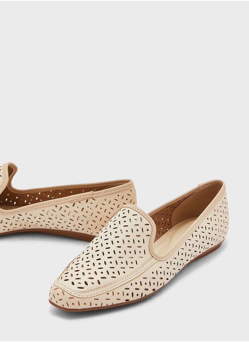 Beira Rio Fernanda Slip ons  - Image 4
