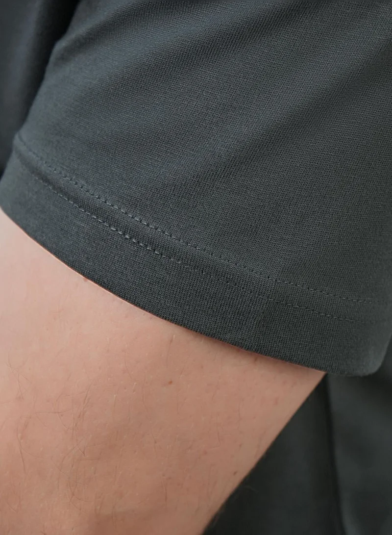 GIORDANO  Men's Slim Fit Cotton Jersey Crew Neck Print Tee | WWS Graphic for Men | Best Price UAE