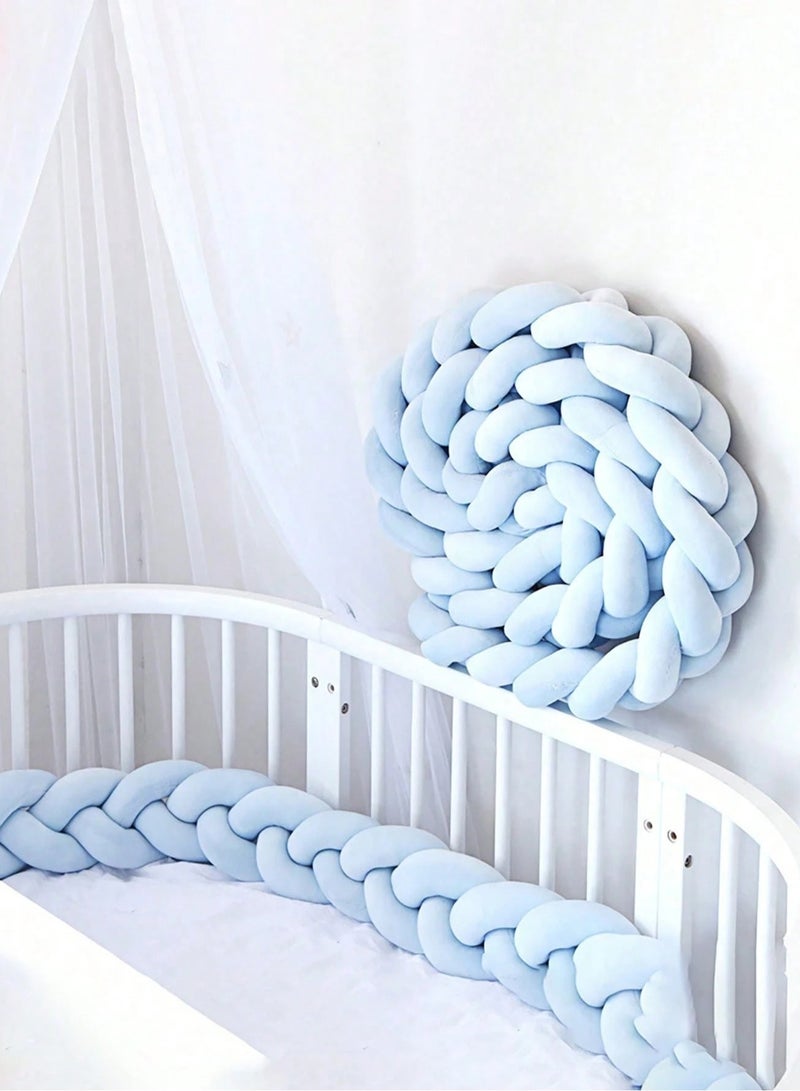 يونيكبيبي حاجز سرير أطفال حديثي الولادة، بطول 2 متر، وسادة مضفرة ناعمة يدويًا، واقي سرير آمن للأطفال، تصميم مجدول 3 و 4 خيوط، مفروشات سرير ناعمة ومريحة، لون أزرق فاتح، متين ومرن - Image 1