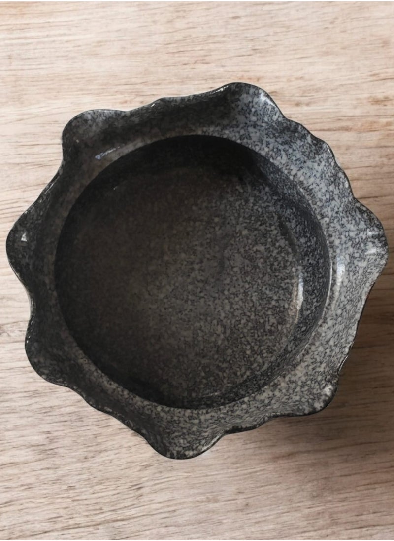 Generic - A pottery and porcelain solution that can withstand direct and indirect temperatures, from a flame or inside the oven. - Image 1