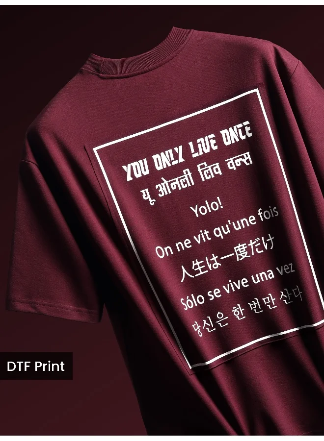بيونغ تيشيرت أوفرسايز بطبعة شعار YOLO باللون النبيذي