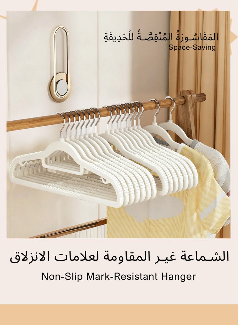 ويمارت مجموعة من 50 قطعة من شماعات الملابس المطاطية غير القابلة للانزلاق، شماعات مطاطية غير قابلة للانزلاق، شماعات معاطف شديدة التحمل، شماعات بدلات رفيعة فاخرة موفرة للمساحة لمنظمات خزانة الملابس، خطافات فضية تدور 360 درجة - Image 3
