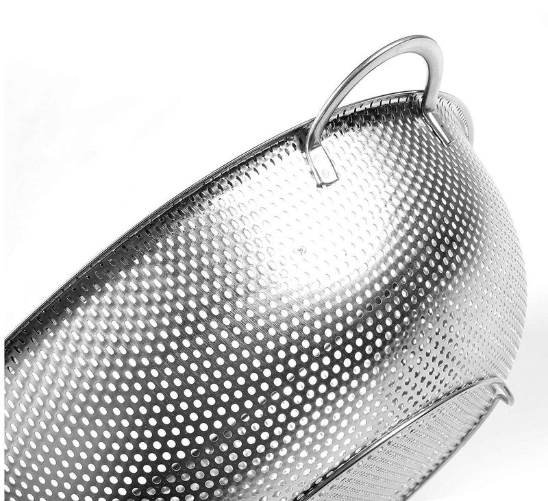 PLUMAZE PLUMAZE Premium Stainless Steel Colander Versatile Kitchen Tool for Washing Draining and Straining Fruits Vegetables and More - Image 5