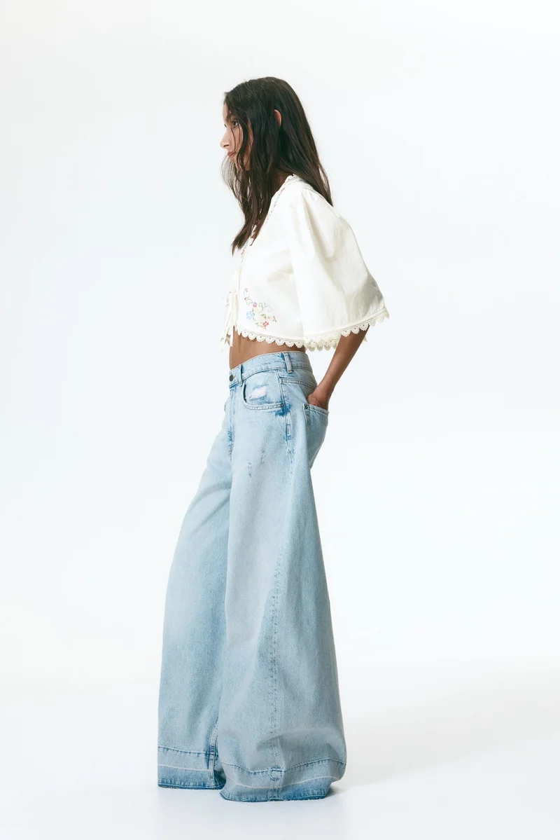 H&M Cropped embroidered blouse