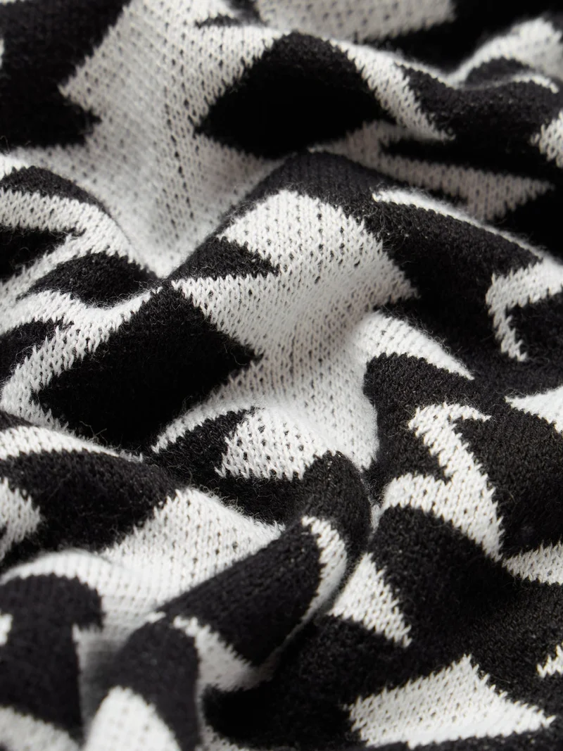 The Souled Store  Oversized Polo: Zig-Zag Black  | Best Price UAE