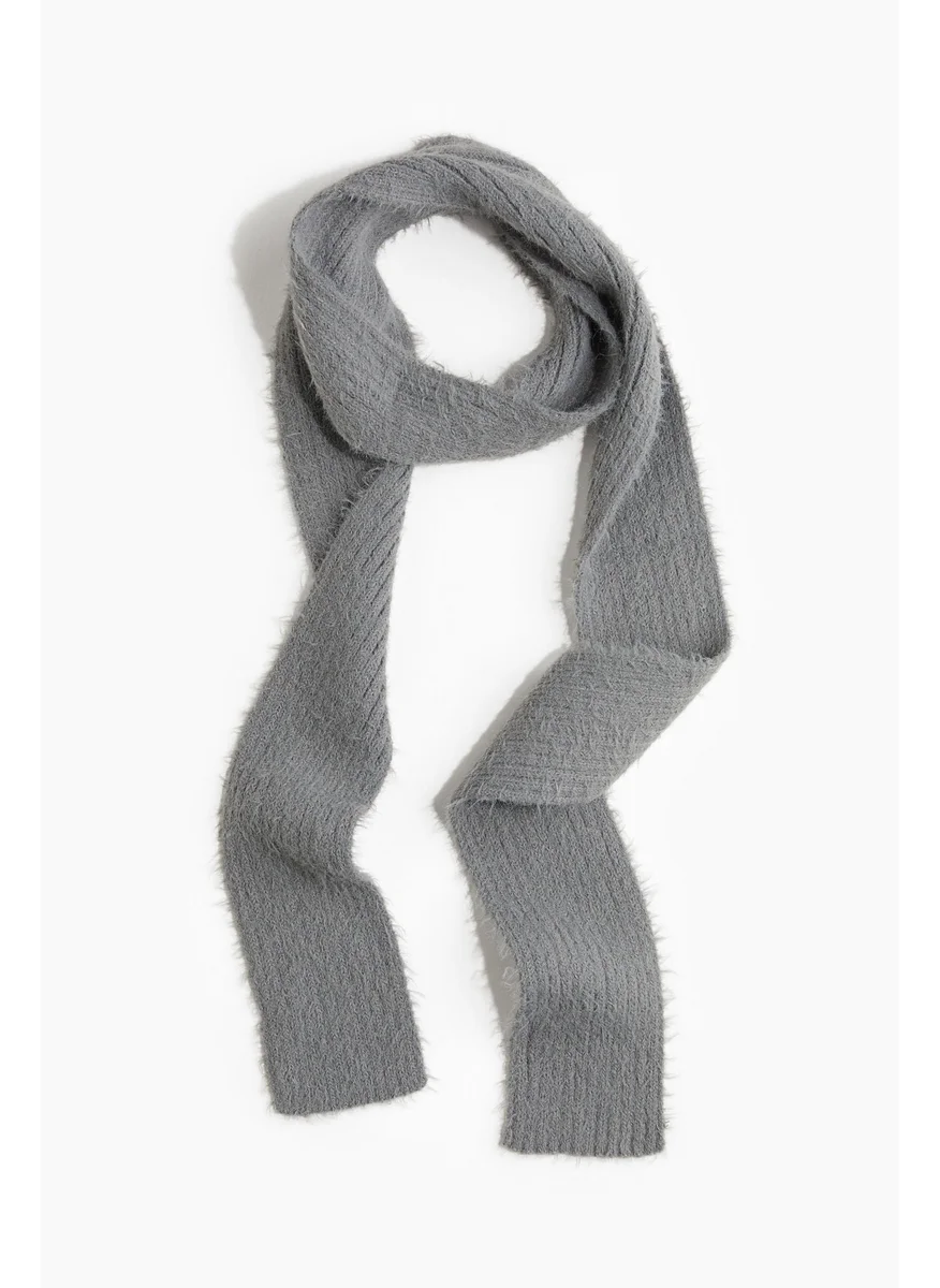 H&M Fluffy-Knit Scarf