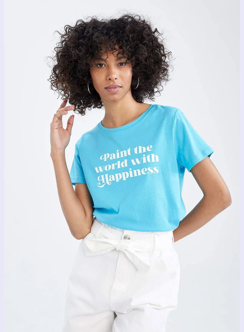 ديفاكتو Regular Fit Crew Neck Short Sleeve Slogan Print T-Shirt