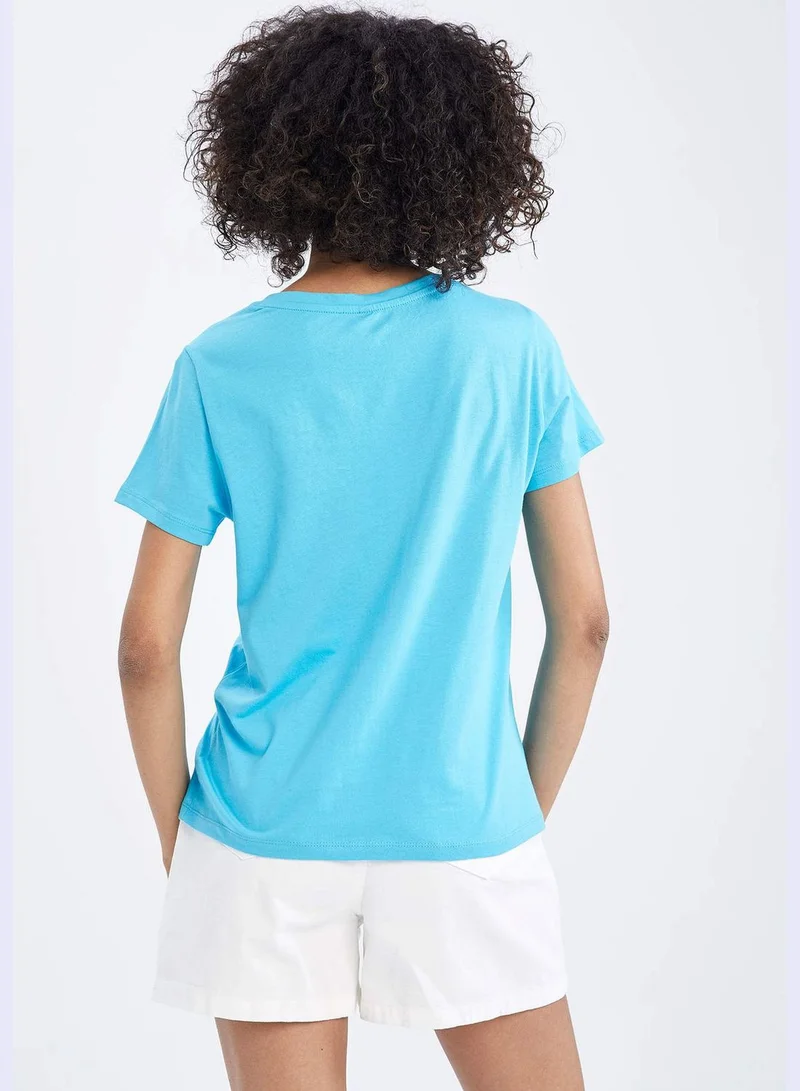 ديفاكتو Regular Fit Crew Neck Short Sleeve Slogan Print T-Shirt