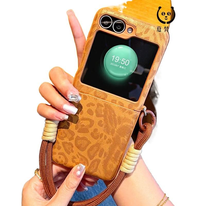 غطاء واقي | تغطية كاملة | حزام حمل | ملمس جلد | لـ Samsung Galaxy Z Flip 4 | بني - Image 4