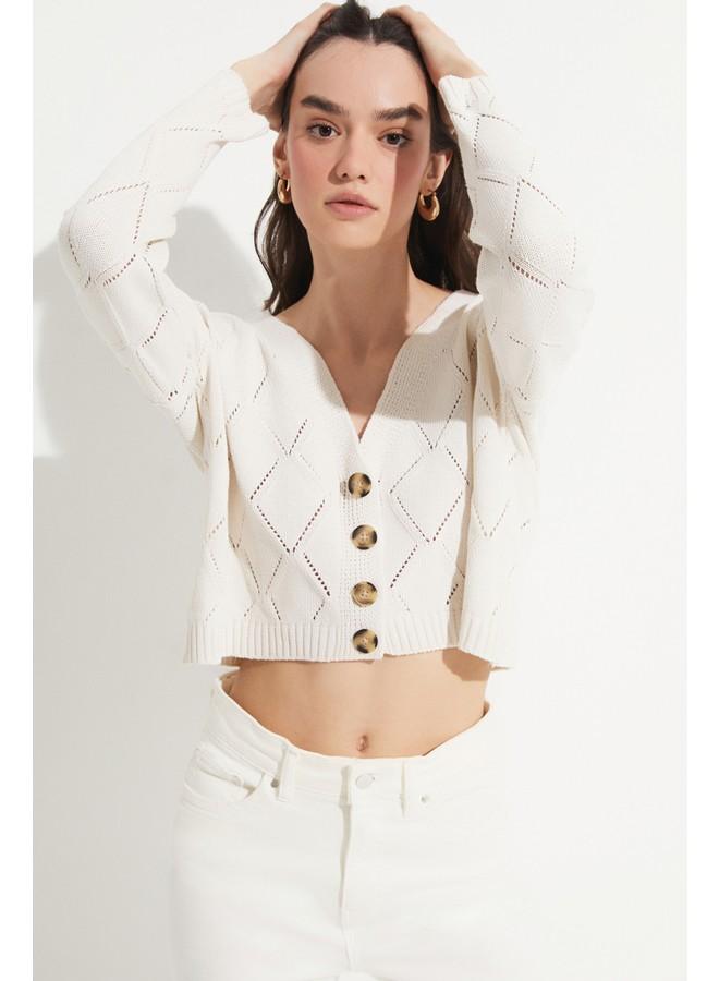 June Lacy V-Neck Crop Cardigan Ecru - Image 4