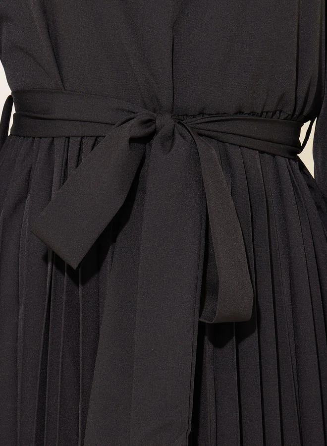 تايك تو Solid High Neck Long Sleeve Pleated Waist Tie Maxi Dress