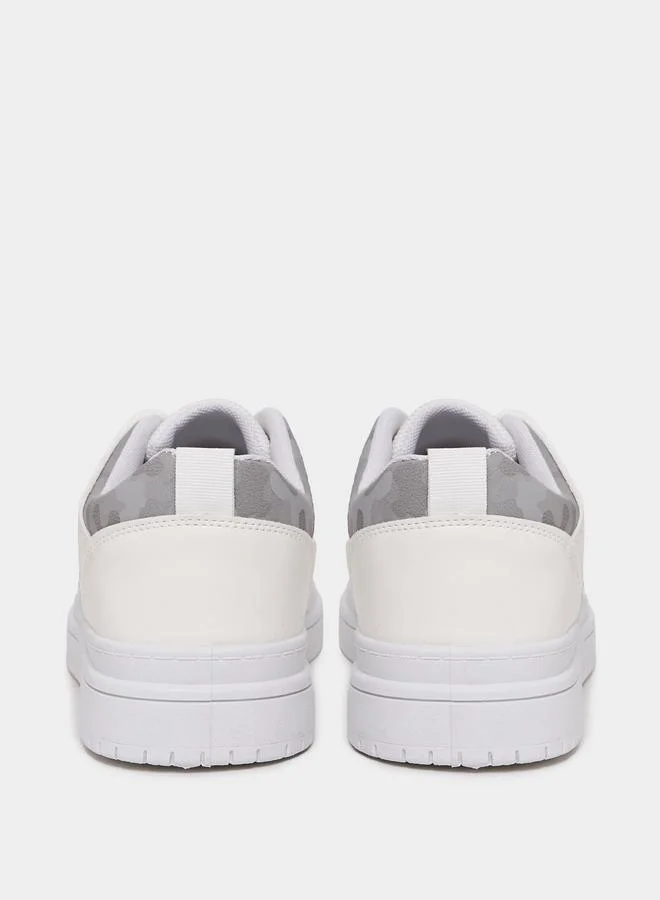 Styli Styli Contrast Panel Camo Print Platform Sole Sneakers