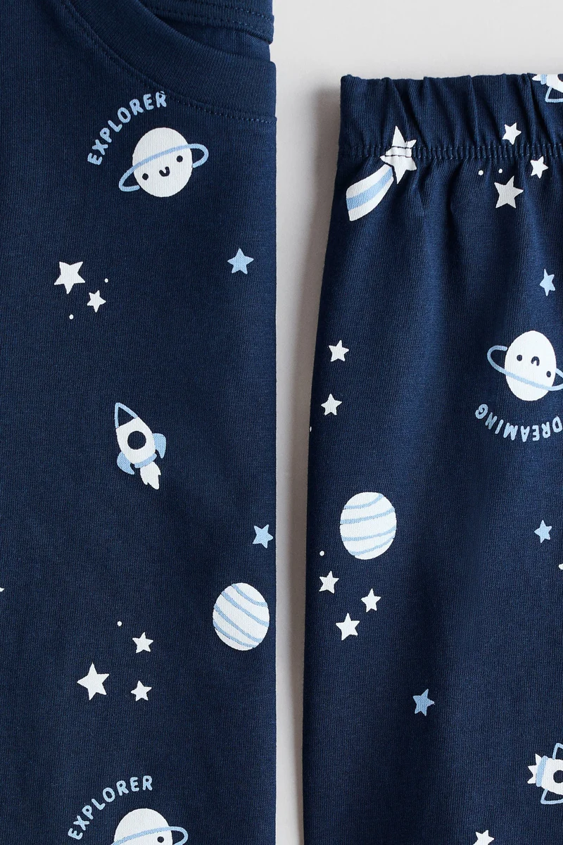 اتش اند ام بيجاما بطبعة مميزة