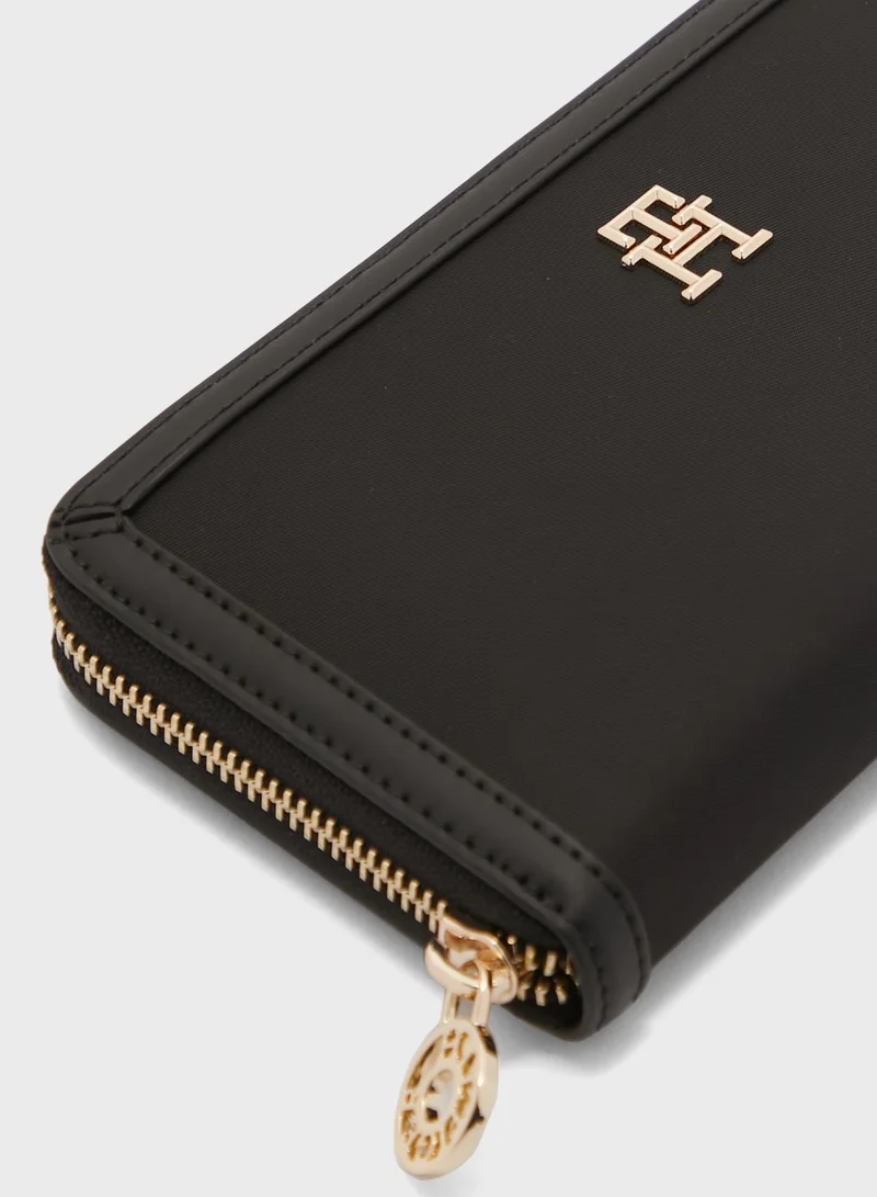 TOMMY HILFIGER Essential Large Clutches