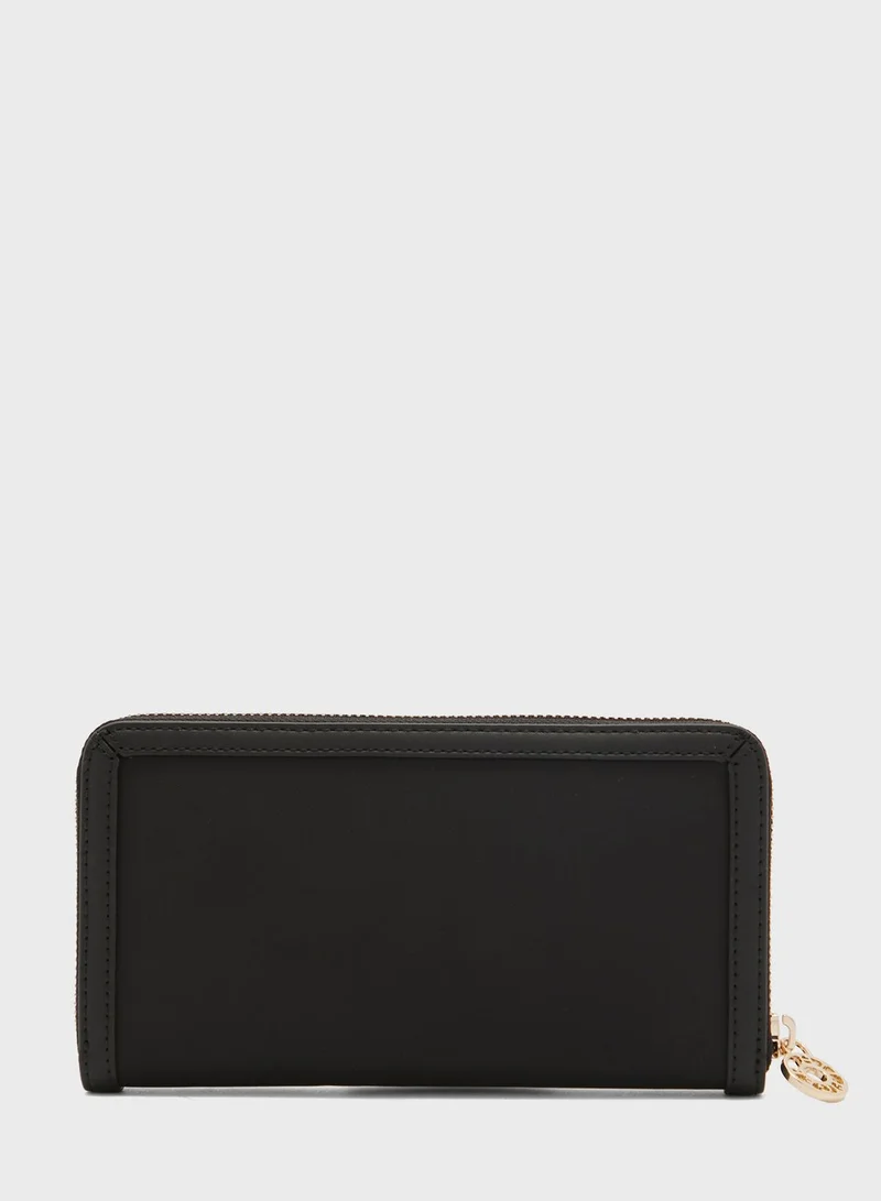 TOMMY HILFIGER Essential Large Clutches