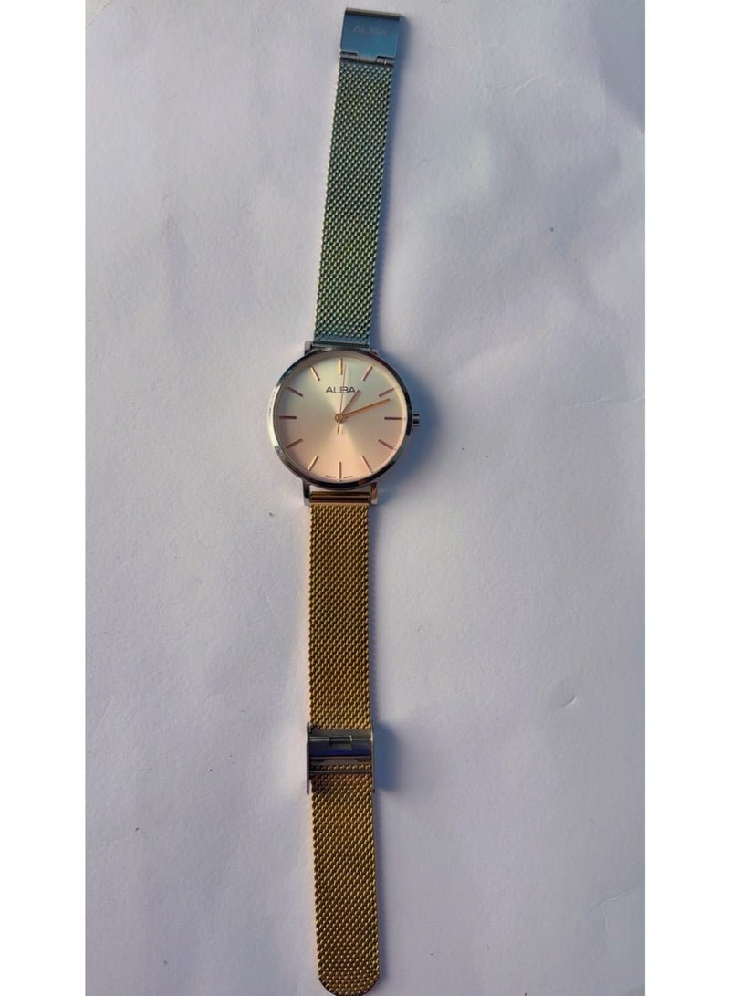 ALBA Japan Women's Minimalist Quartz Watch with Gold/Silver Mesh Strap – Pre-Owned (Like Brand New Condition) - Image 2