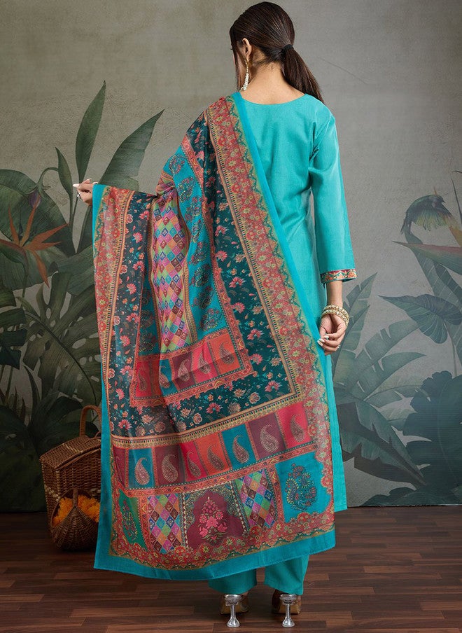 Women Basket Women Printed Regular Kurta with Trousers and Dupatta in Geometric Design - Image 5