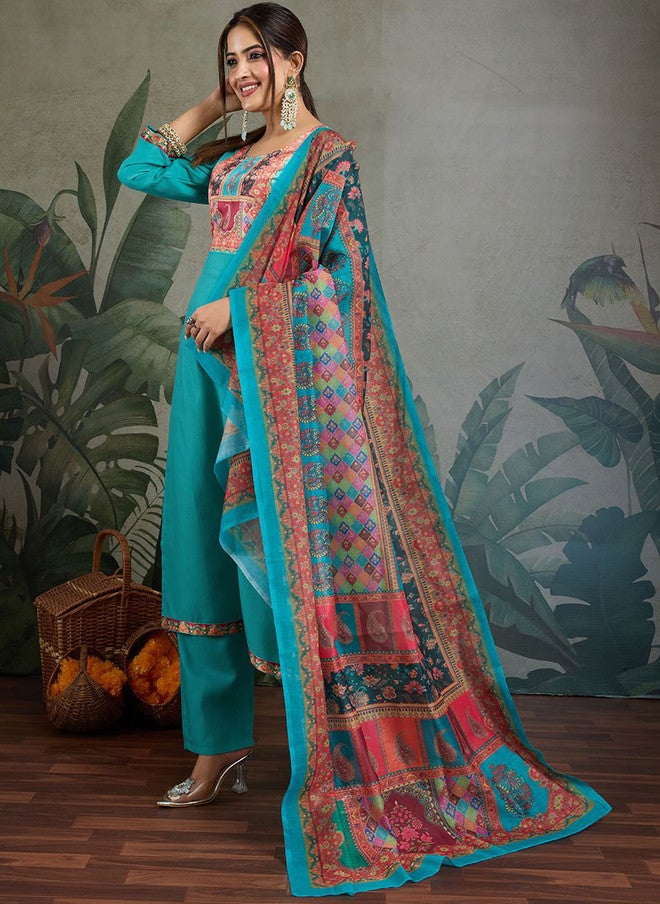Women Basket Women Printed Regular Kurta with Trousers and Dupatta in Geometric Design - Image 4