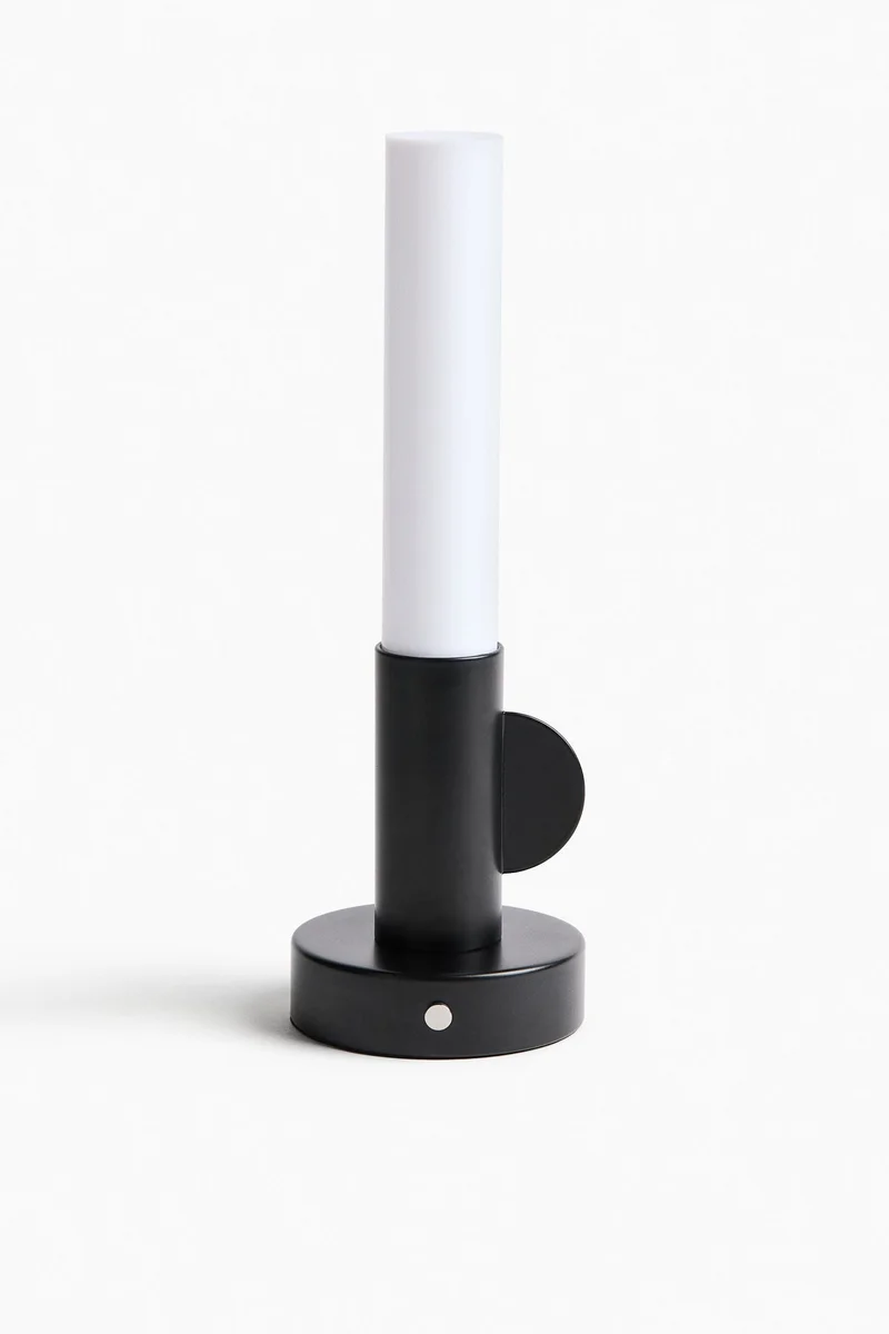 اتش اند ام مصباح طاولة قابل لإعادة الشحن بتصميم يشبه الشمعة