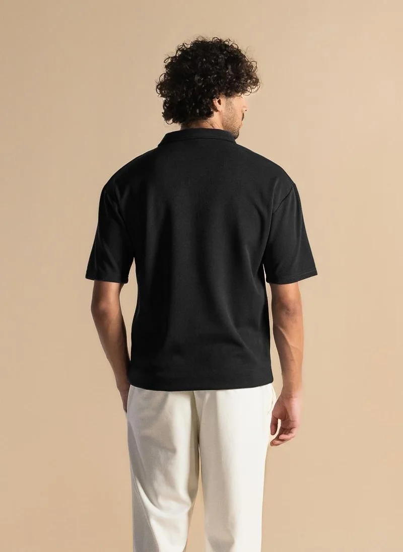 SHAPES DETAILED ZIP POLO SHIRT