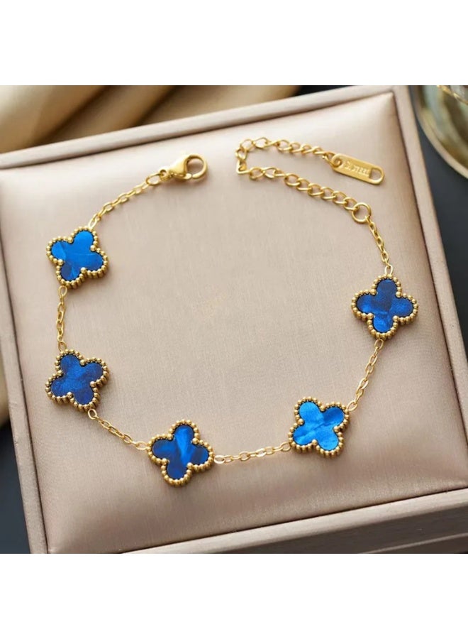 جوليا ستور سوار من الفولاذ المقاوم للصدأ مطلي بالذهب عيار 18 قيراطًا بتصميم عصري فاخر على شكل أربع أوراق برسيم للنساء - Image 1