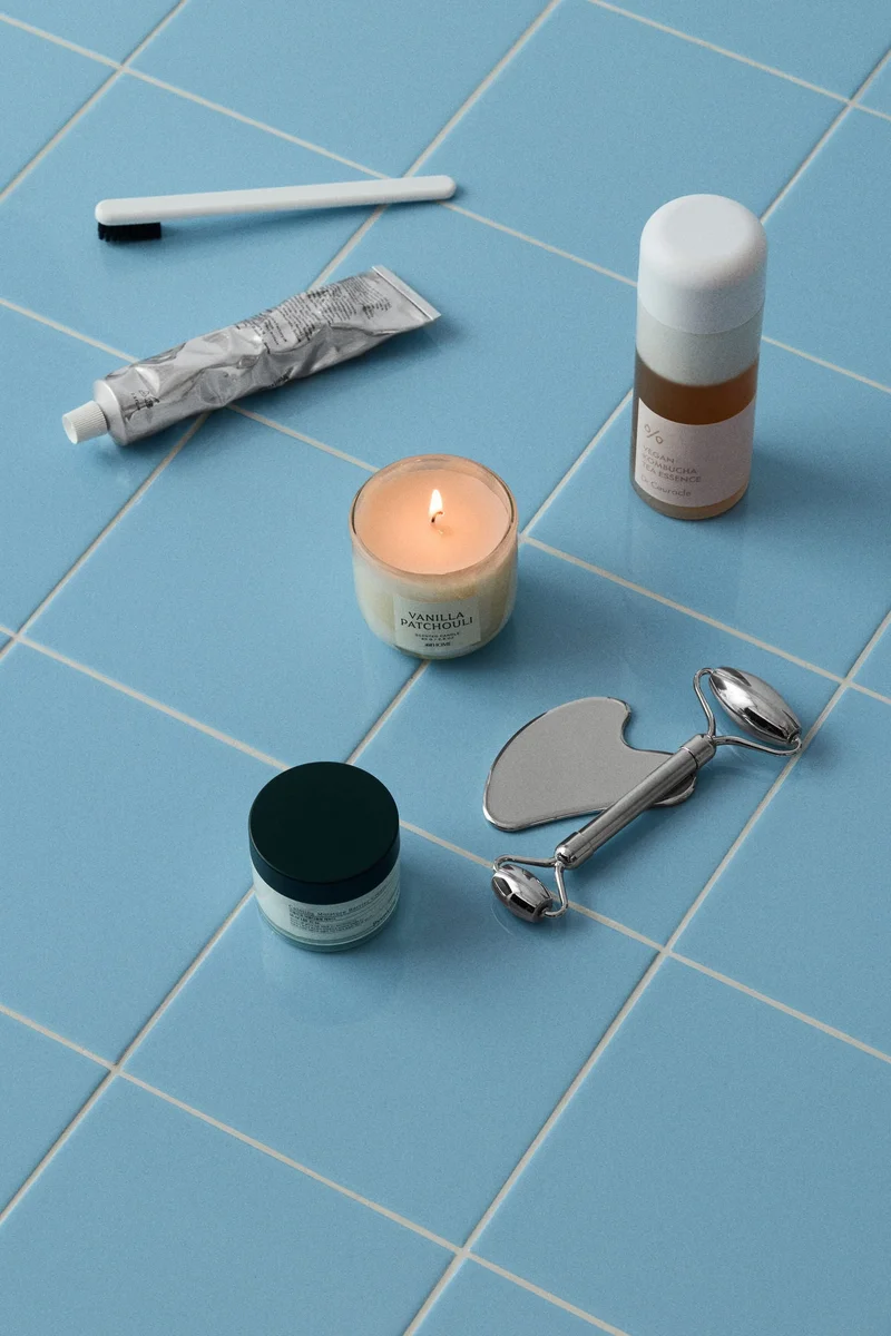 H&M Scented candle in glass holder