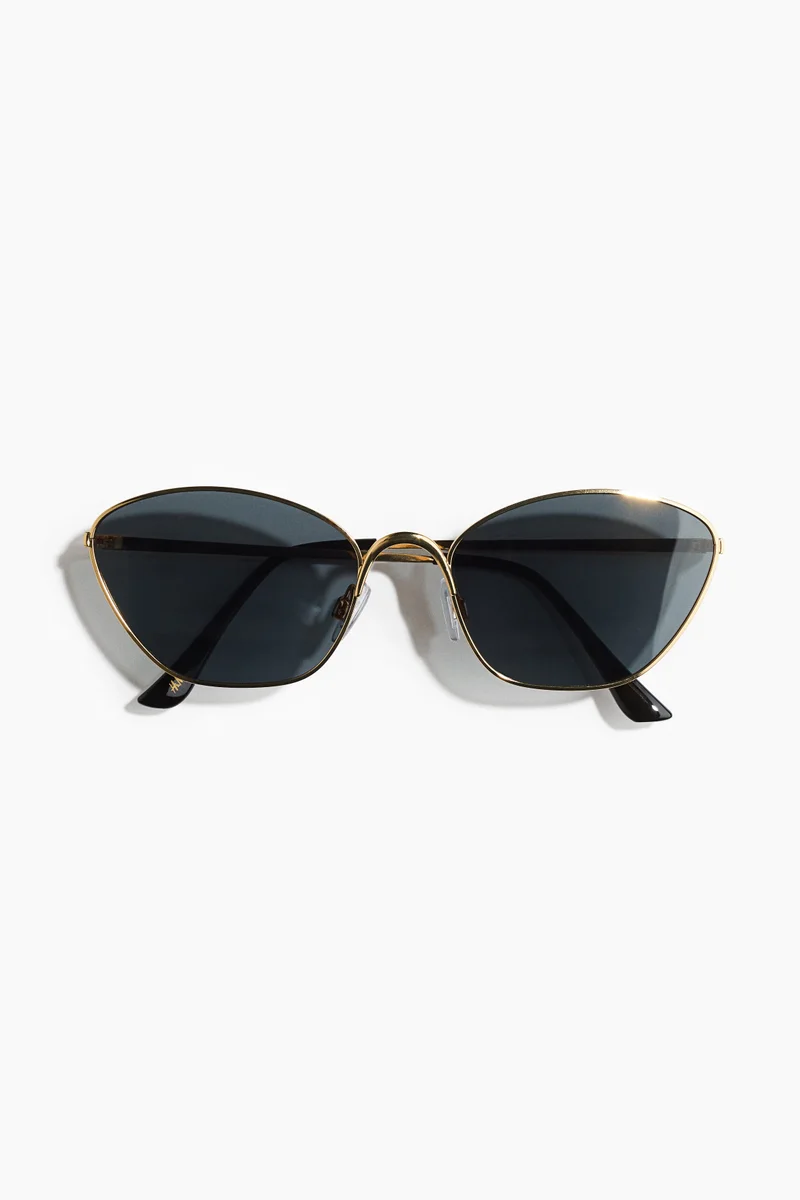 Polarised sunglasses