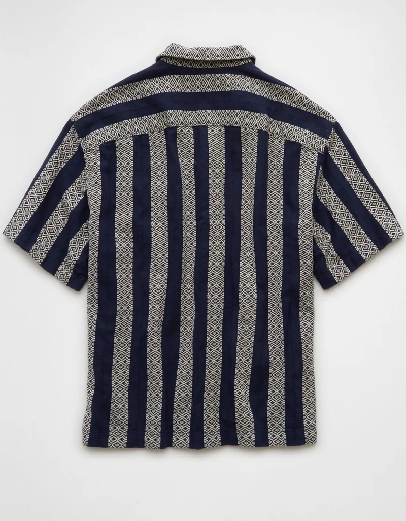 امريكان ايجل قميص بأزرار للمسبح مزين بخطوط بارزة الملمس