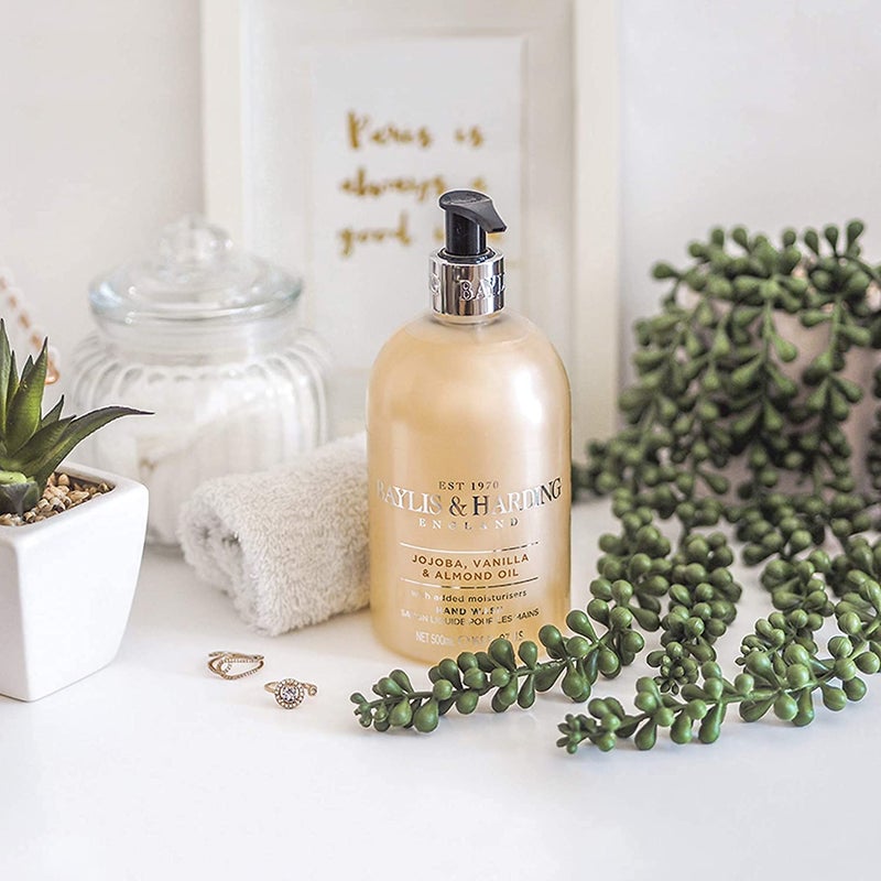 Baylis & Harding غسول يد فاخر من بايليس هاردينغ بزيت الجوجوبا والفانيليا واللوز مع مرطبات إضافية 500 مل خالي من البارابين - Image 3