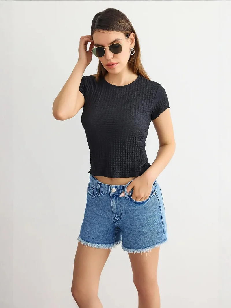 Short-Sleeve Round Neck Cropped Top in Textured Twisted Fabric