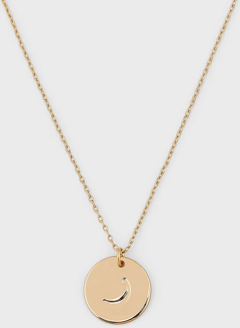 Khizana Arabic Initial "R" Disc Necklace
