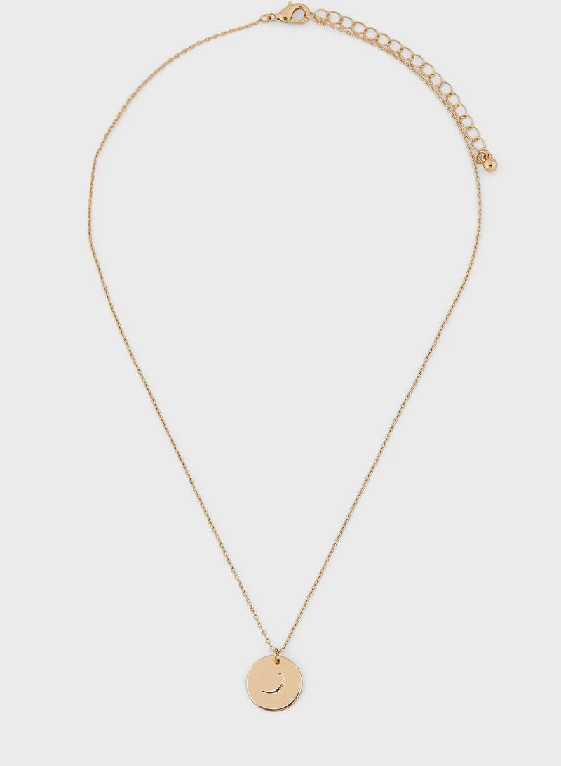 Khizana Arabic Initial "R" Disc Necklace