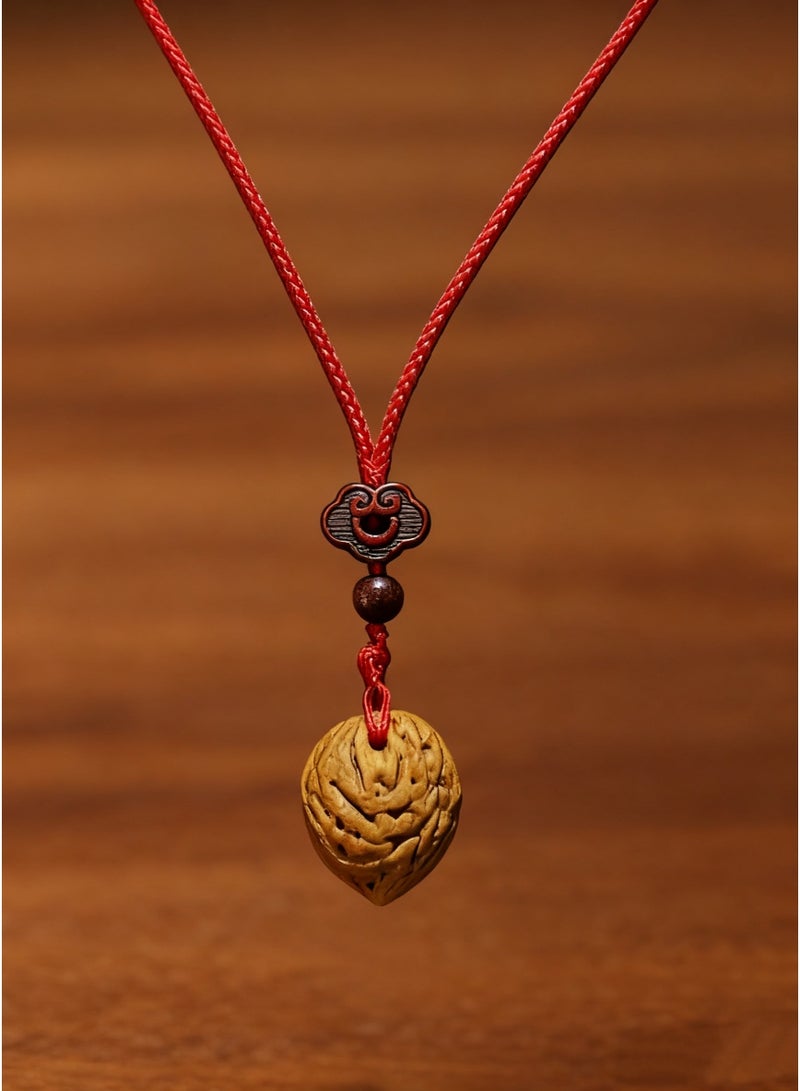 تشوميل قلادة حبل أحمر مضفر محظوظ مصنوعة يدويًا مع سحر سحابة صينية وقلادة من الجوز الطبيعي - تميمة شفاء للهدوء والإيجابية - Image 2