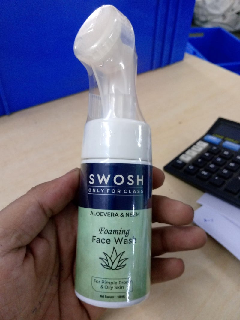 SWOSH Aloe Vera & Neem Foaming Face Wash for Pimple Prone & Oily Skin- No Parabens, Sulphate, Silicones & Color (with Built-in Face Brush), 100 ml/ 3.38 fl oz - Image 2
