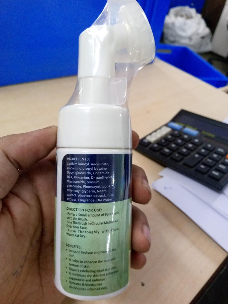 SWOSH Aloe Vera & Neem Foaming Face Wash for Pimple Prone & Oily Skin- No Parabens, Sulphate, Silicones & Color (with Built-in Face Brush), 100 ml/ 3.38 fl oz - Image 3