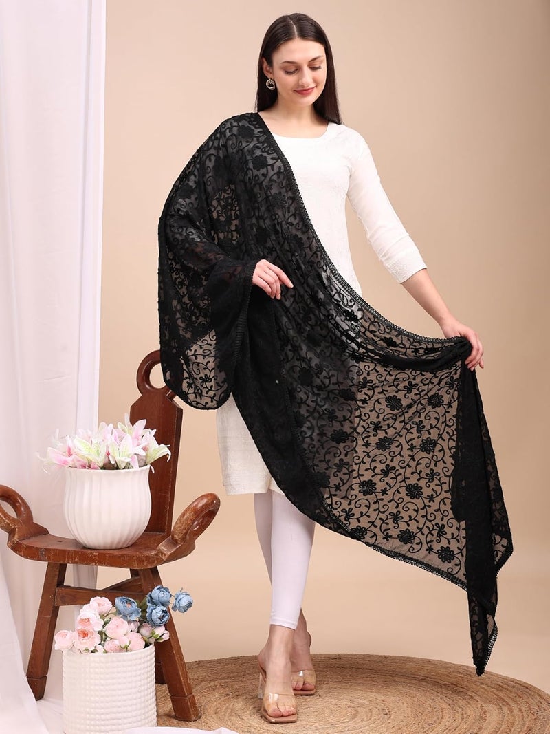STUNNGIRL Timeless Elegance شال شيفون مطرز أنيق من ستانغيرل بتصميم خالد - Image 5