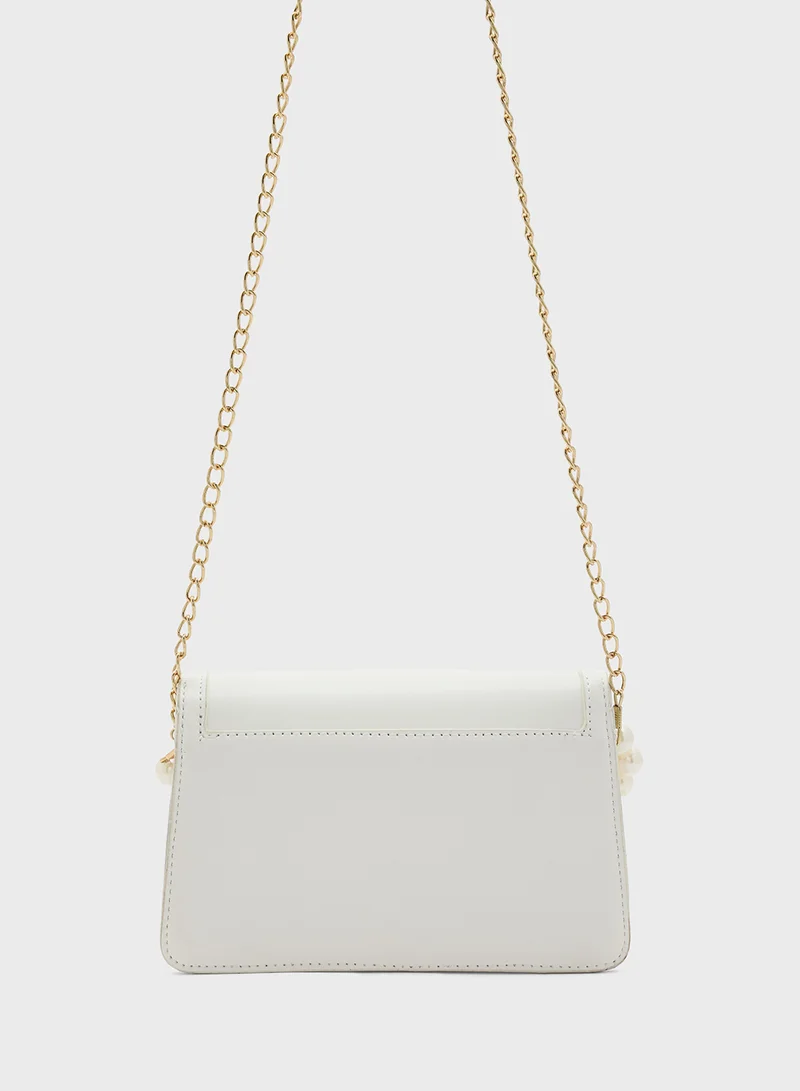 ايلا Pearl And Chain Strap Handbag With Fan Clasp